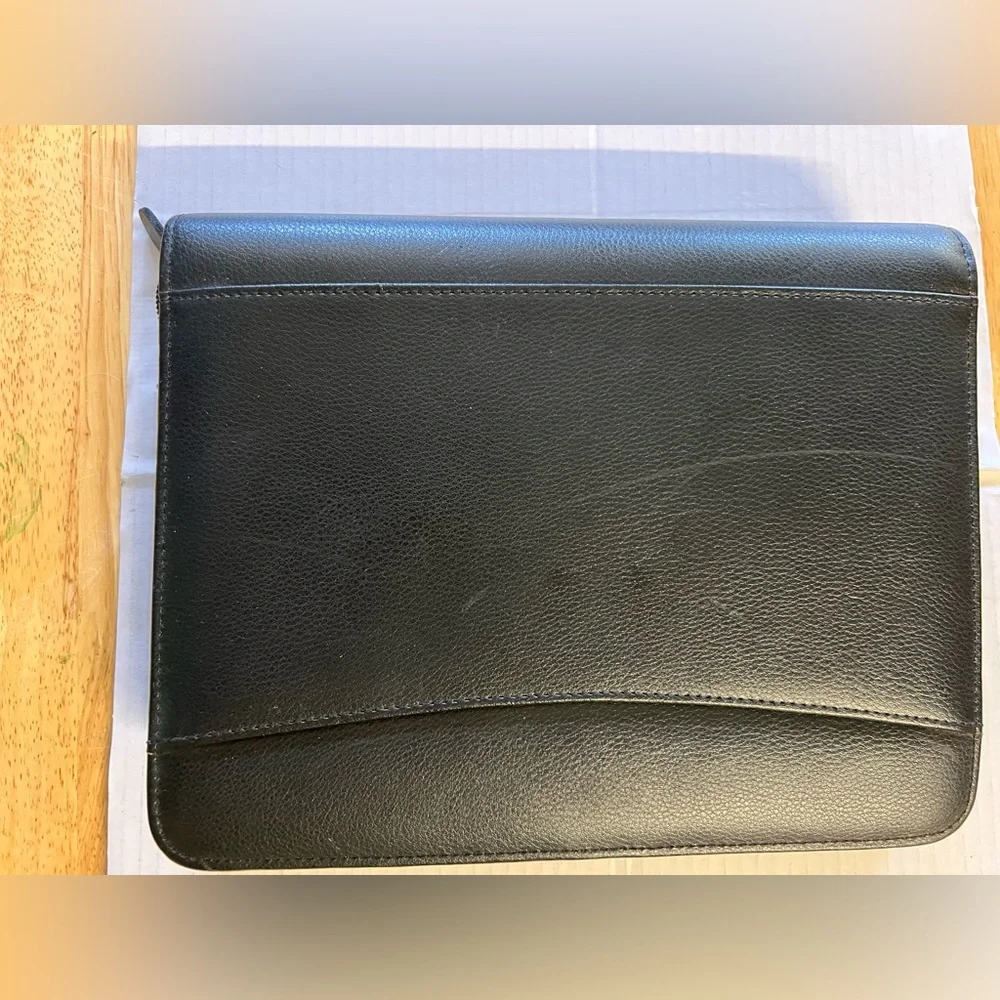 Franklyn Covey Planner Sleek and stylish black leather Planner